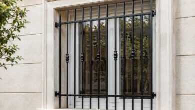 حفاظ پنجره دوجداره مشکی هماهنگ با نمای لوکس