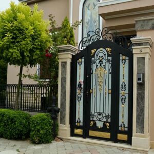 درب ویلا با ابعاد سفارشی برای ورودی بزرگ