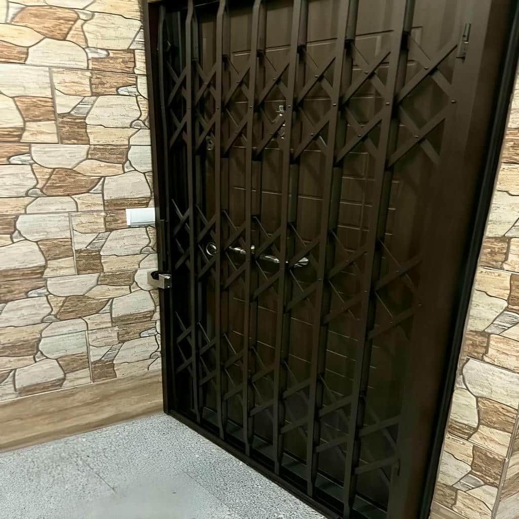 حفاظ درب آکاردئونی فلزی استان خراسان جنوبی