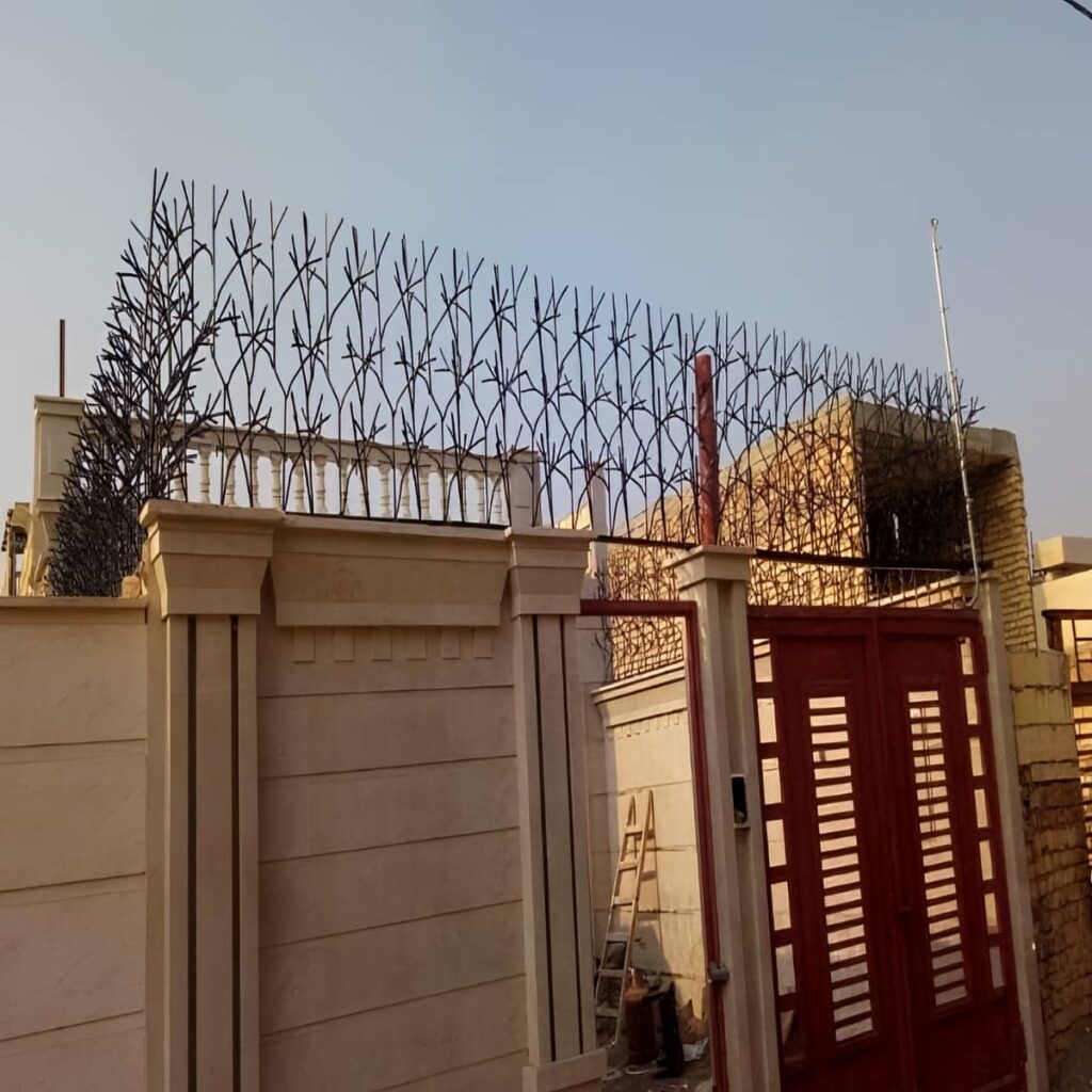 حفاظ دیوار سرنیزه ای آهنی