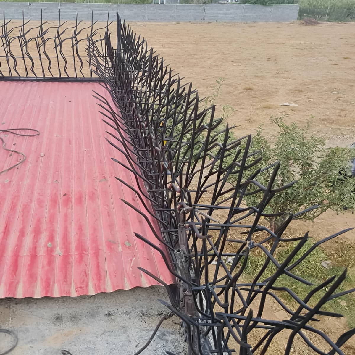 حفاظ دیوار فلزی مشکی استان یزد