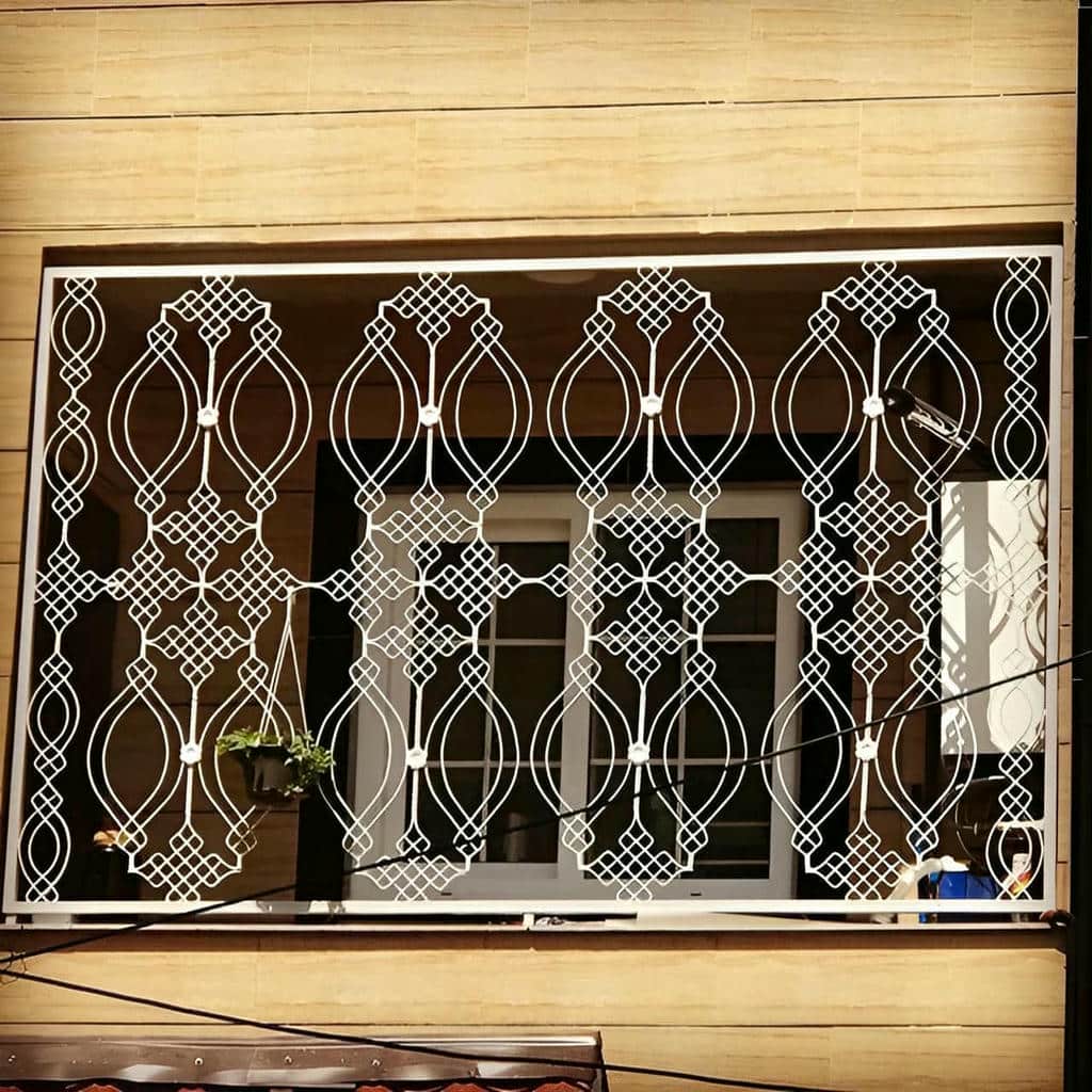 حفاظ پنجره مشکی مدرن حفاظ پنجره مشکی مدرن