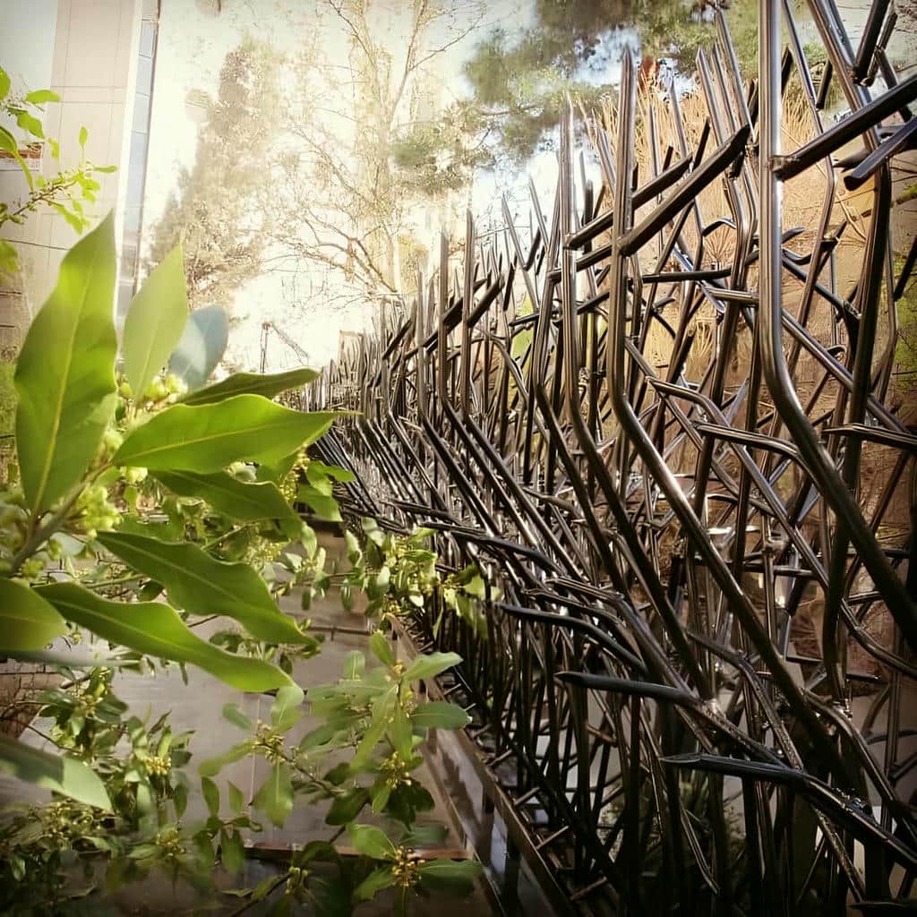نرده حفاظ دیوار با فرم شاخه‌ای سنندج