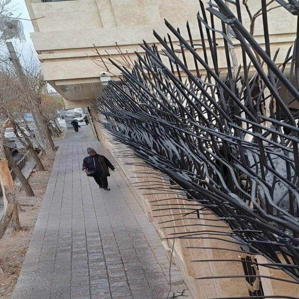 نرده فلزی دیوار با فرم مدرن بندرعباس
