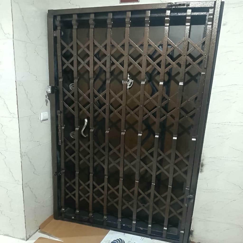 گارد آکاردئونی ورودی ساختمان مشکی