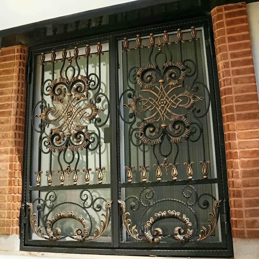 گارد پنجره سفید ساختمان گارد پنجره سفید ساختمان