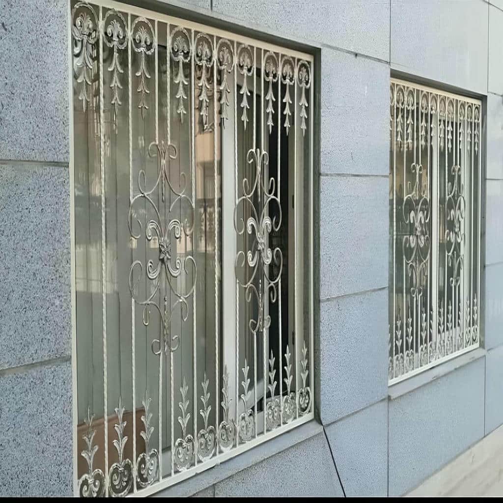 حفاظ پنجره آهنی نمای ساختمان مرکز تخصصی فروش حفاظ پنجره در استان اصفهان